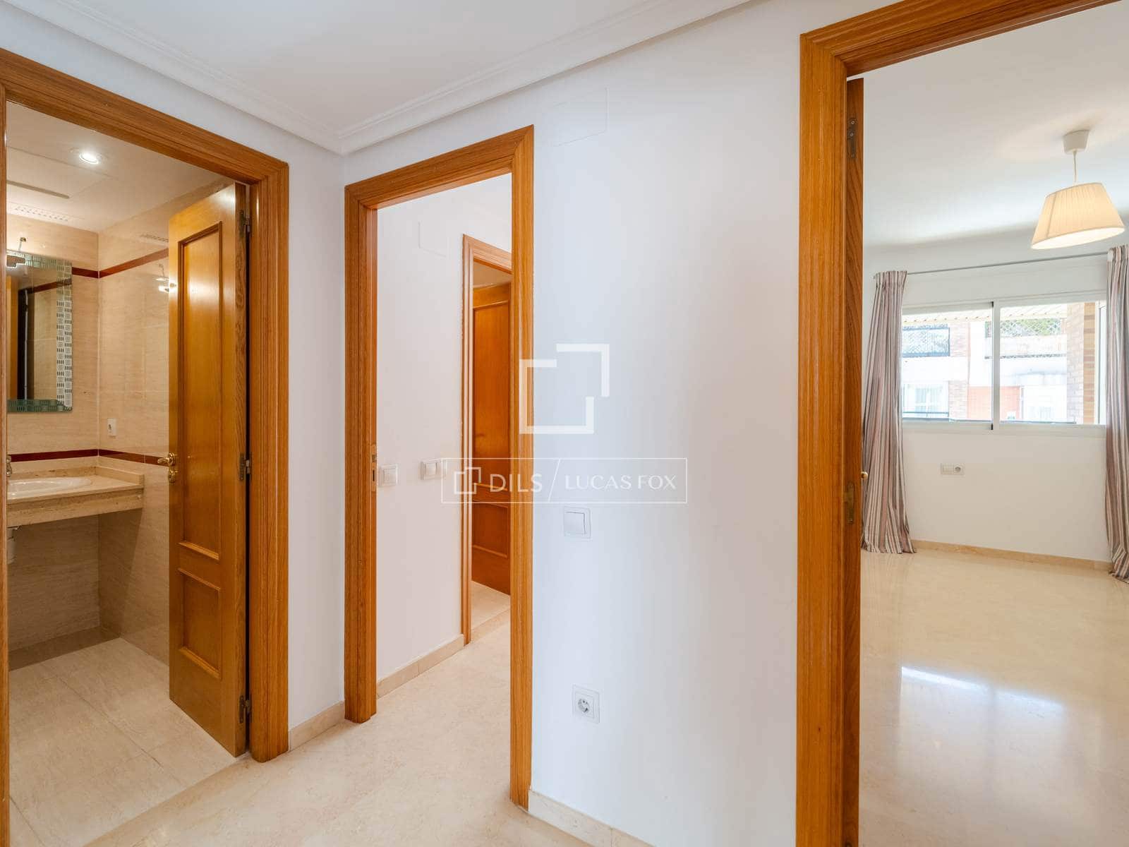 4 soveværelse Lejlighed til leje i Valencia by med garage - € 1.800 (Ref: 9562547)