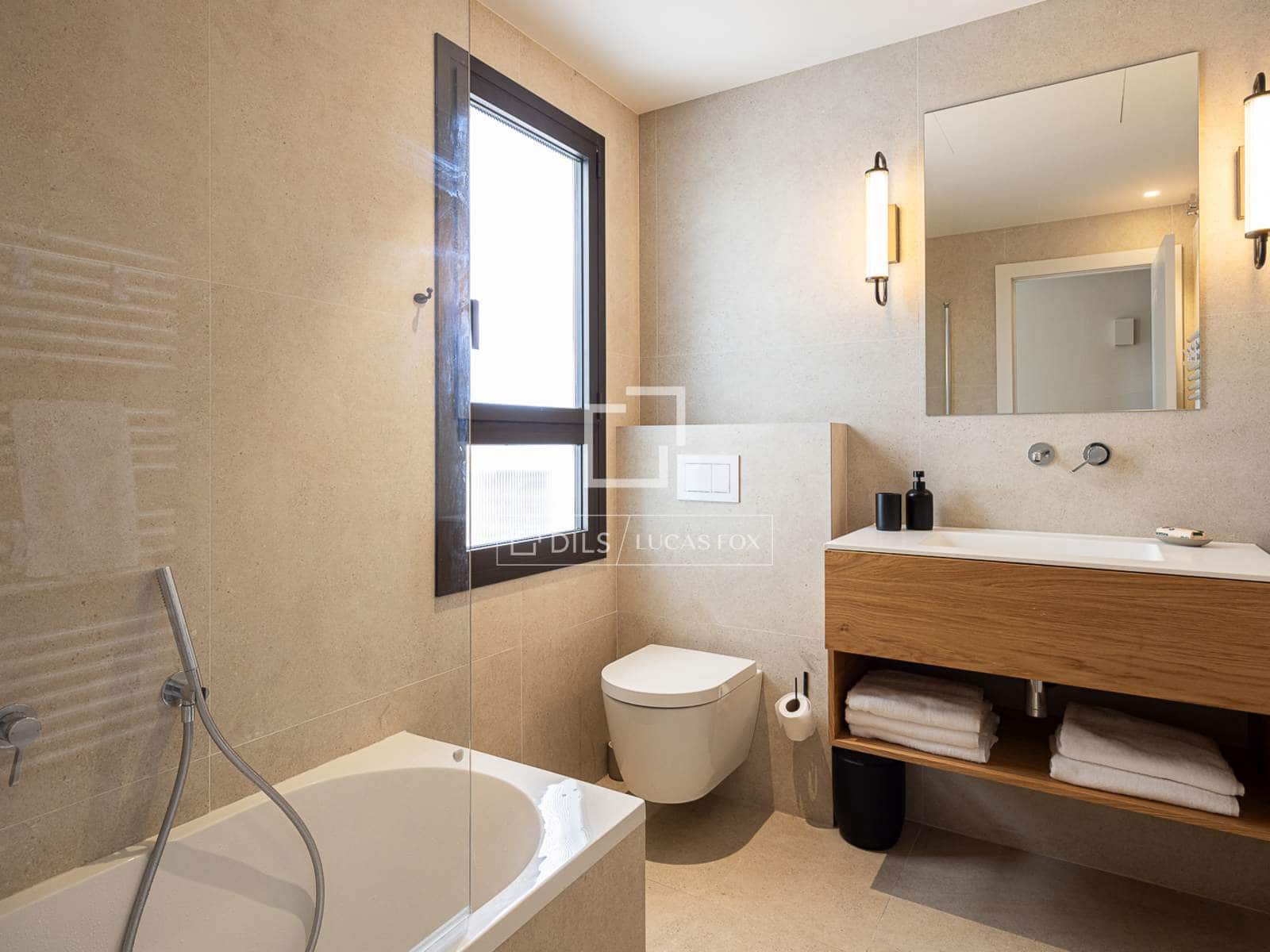 2 bedroom Apartment for rent in Barcelona city - € 3,000 (Ref: 9563705)