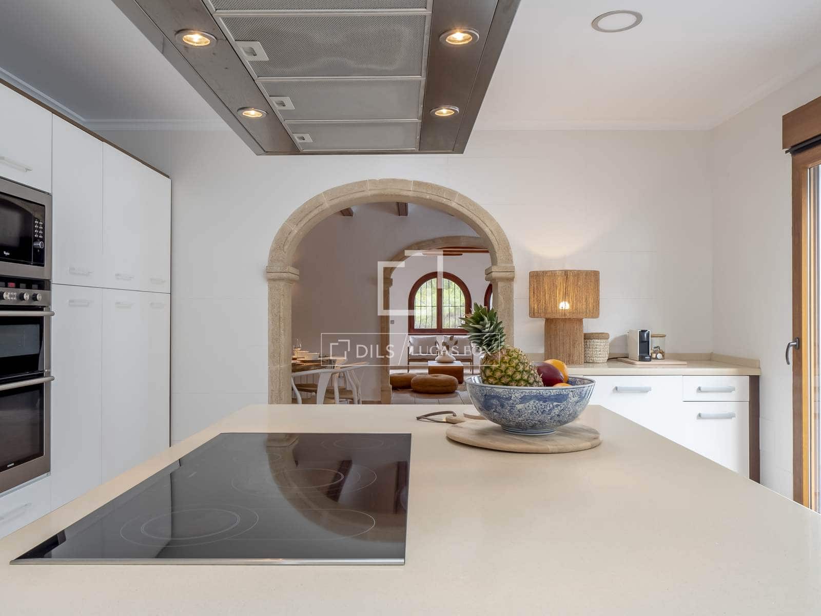 5 soveværelse Villa til salg i Javea / Xabia med swimmingpool garage - € 995.000 (Ref: 9563920)