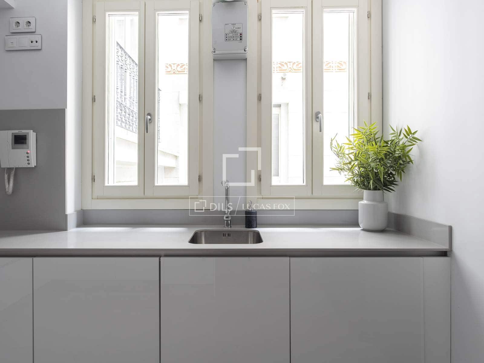 Appartement de 2 chambres à louer à Madrid ville - 3 650 € (Ref: 9565493)