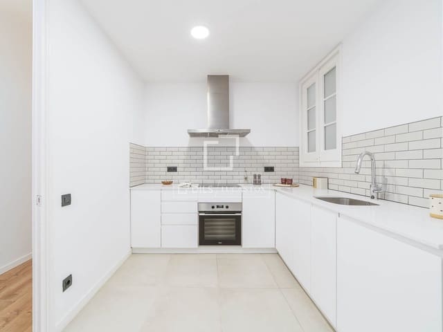 3 bedroom Apartment for sale in Barcelona city - € 890,000 (Ref: 9565495)