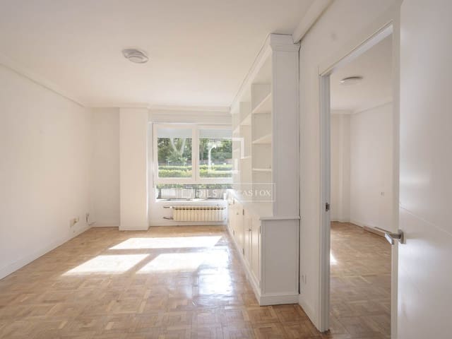 2 quarto Apartamento para arrendar em Madrid cidade com piscina garagem - 1 600 € (Ref: 9565836)