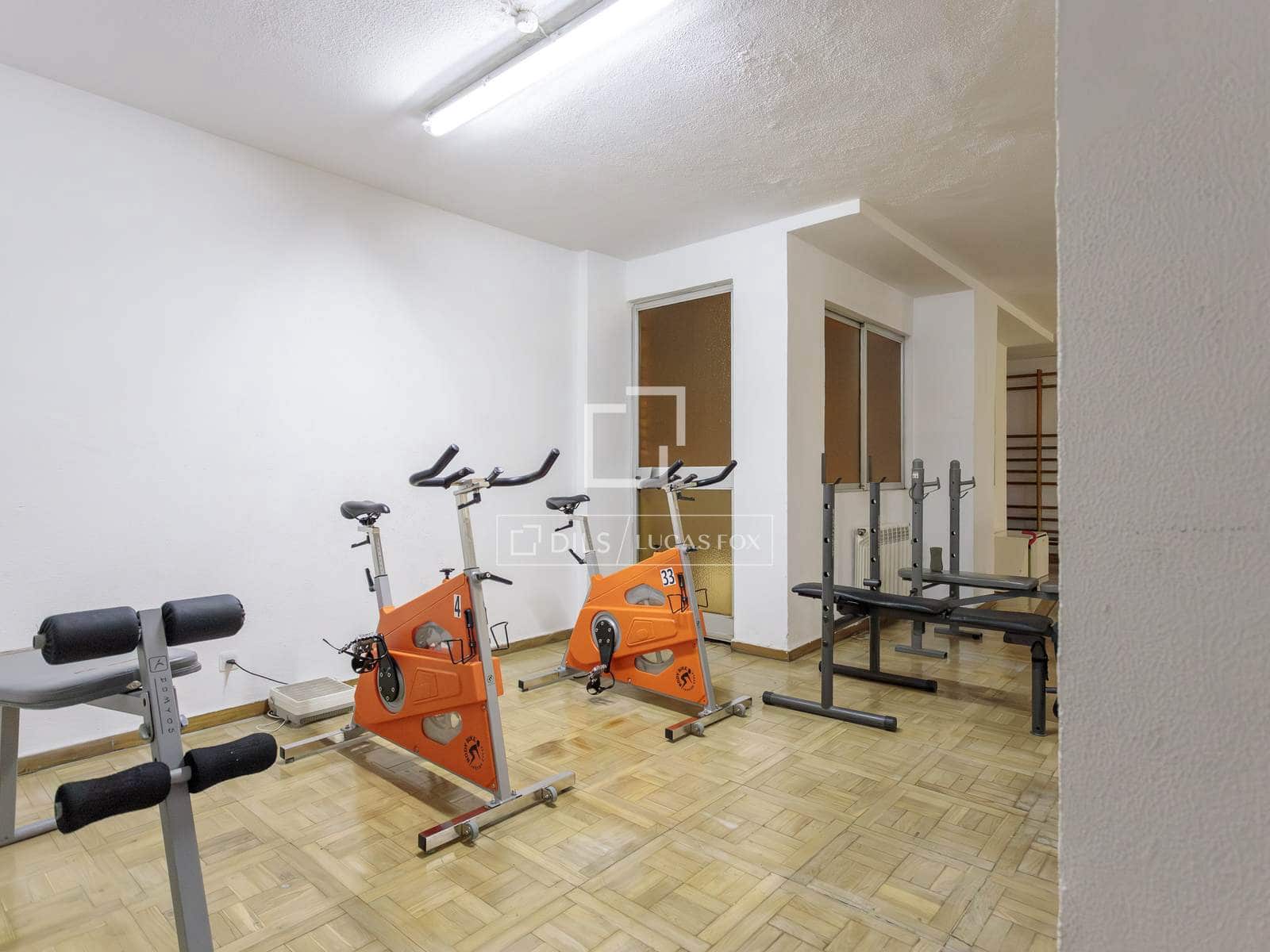 2 quarto Apartamento para arrendar em Madrid cidade com piscina garagem - 1 600 € (Ref: 9565836)