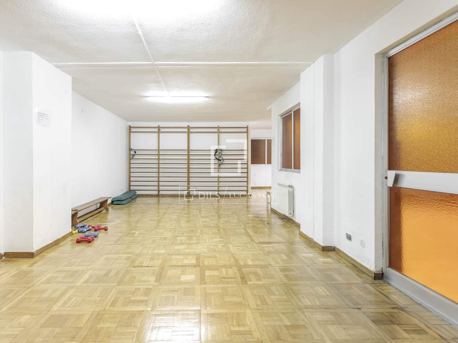 2 quarto Apartamento para arrendar em Madrid cidade com piscina garagem - 1 600 € (Ref: 9565836)