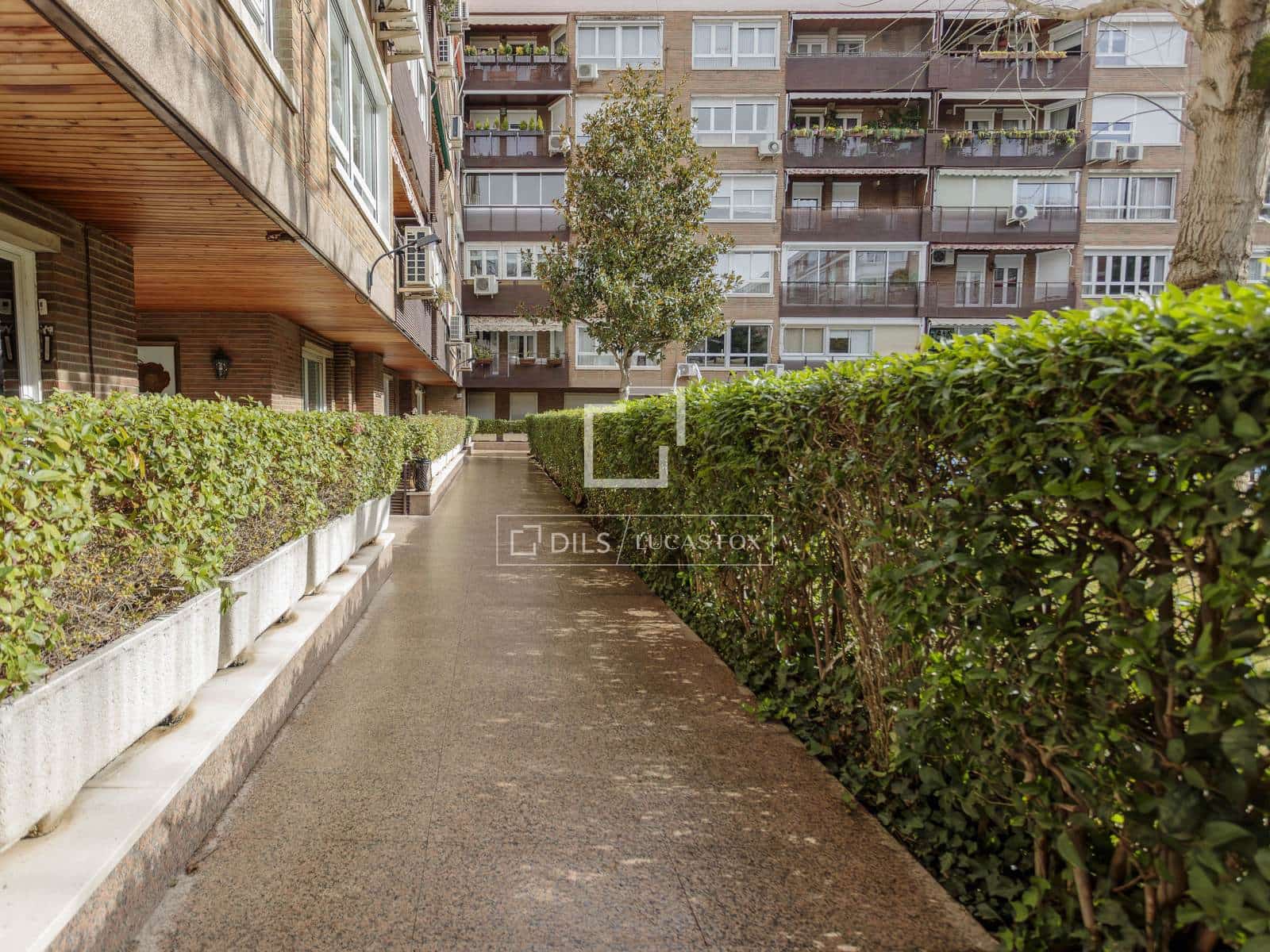 2 quarto Apartamento para arrendar em Madrid cidade com piscina garagem - 1 600 € (Ref: 9565836)