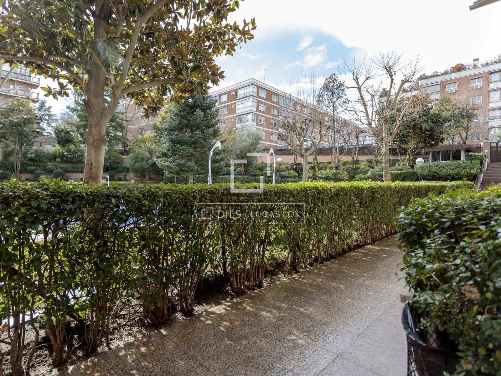 2 quarto Apartamento para arrendar em Madrid cidade com piscina garagem - 1 600 € (Ref: 9565836)