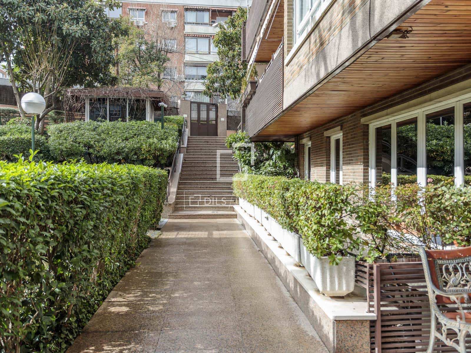 2 quarto Apartamento para arrendar em Madrid cidade com piscina garagem - 1 600 € (Ref: 9565836)