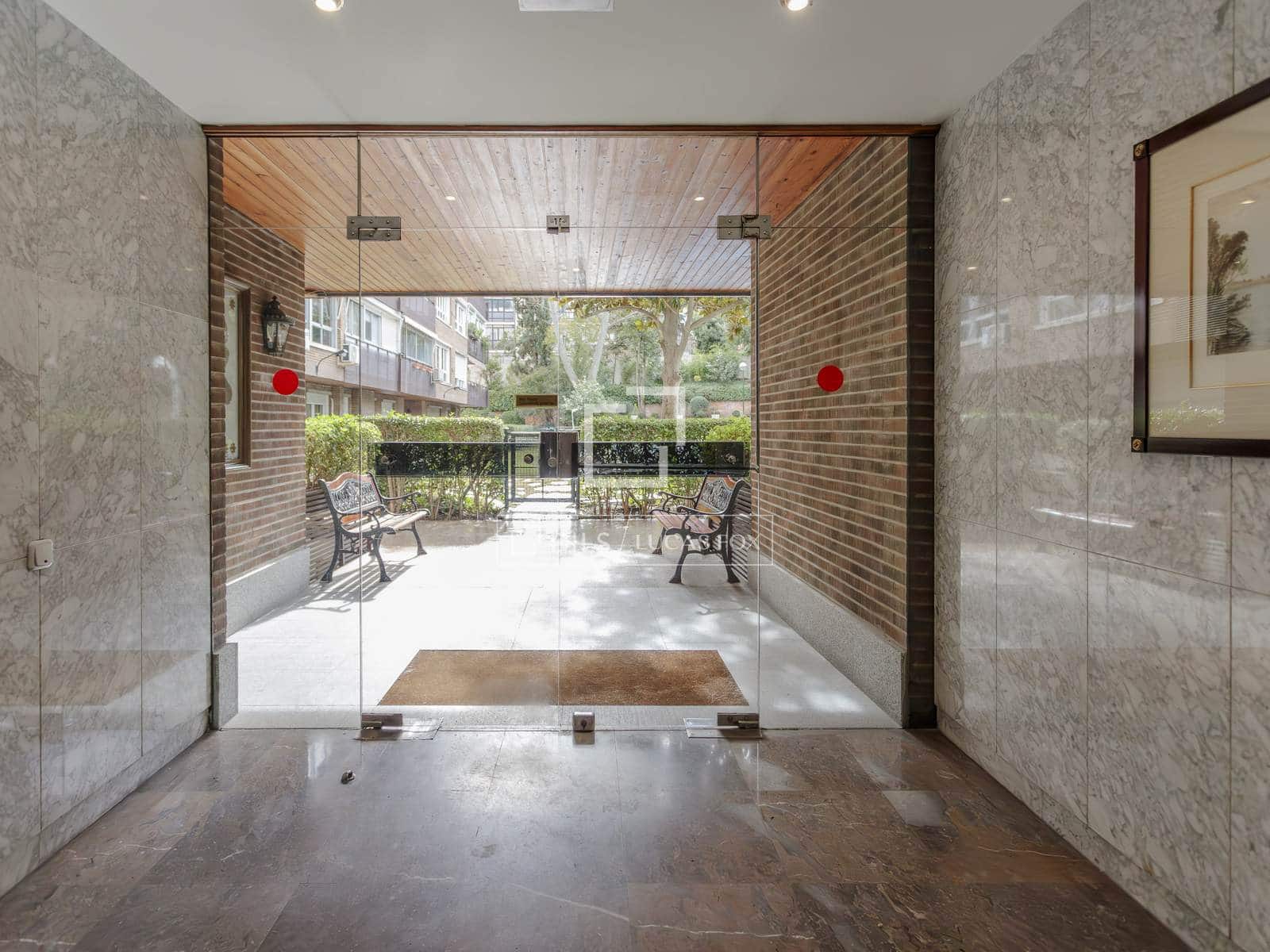 2 quarto Apartamento para arrendar em Madrid cidade com piscina garagem - 1 600 € (Ref: 9565836)