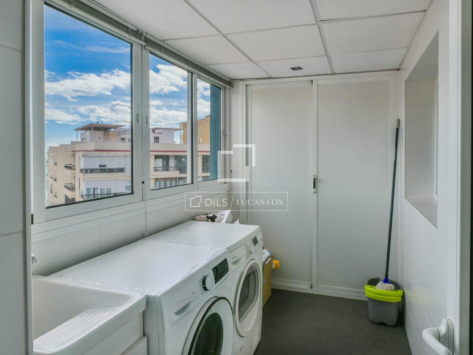 3 bedroom Apartment for rent in Malaga city with garage - € 5,000 (Ref: 9565837)