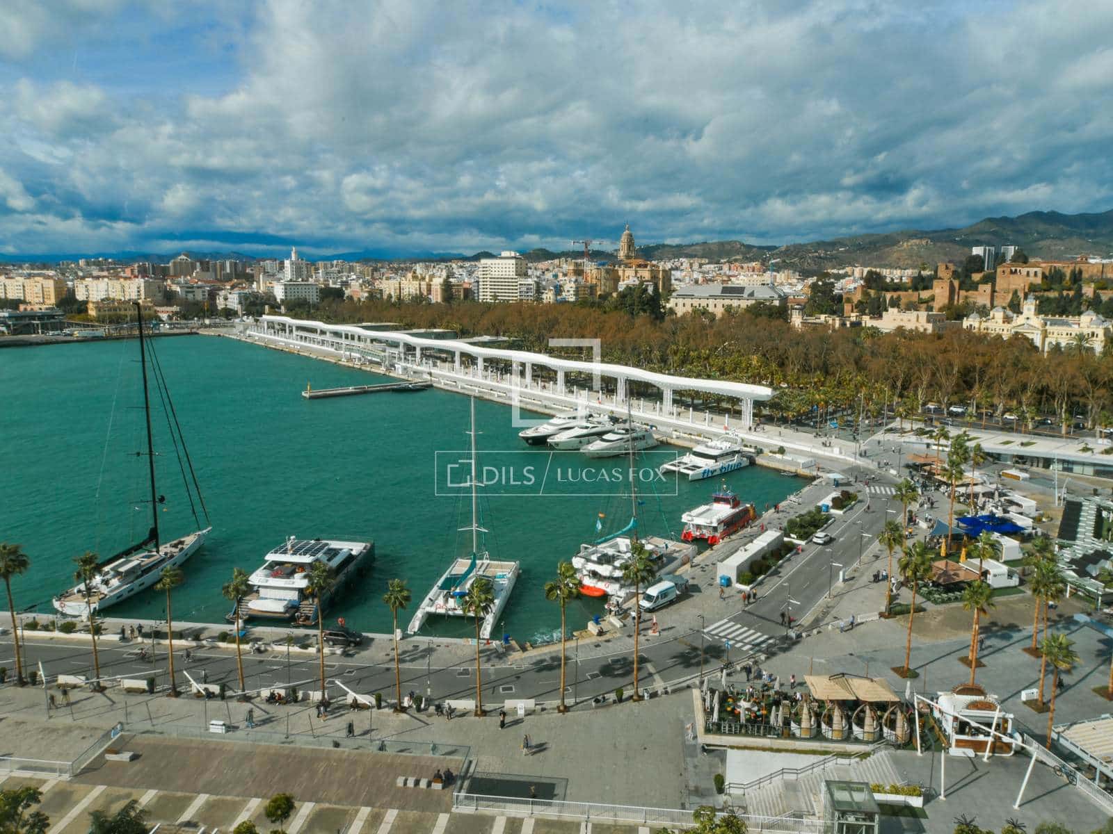 3 bedroom Apartment for rent in Malaga city with garage - € 5,000 (Ref: 9565837)