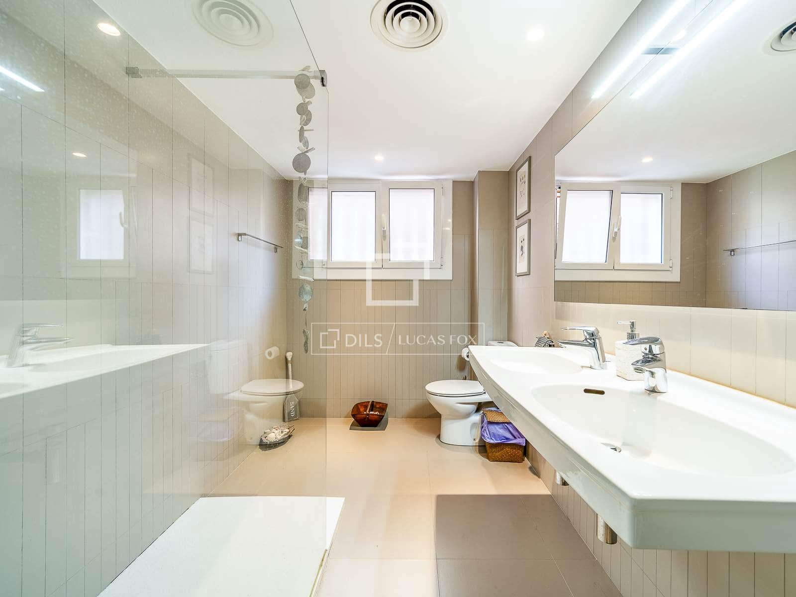 6 bedroom Apartment for sale in Barcelona city with garage - € 2,560,000 (Ref: 9565838)