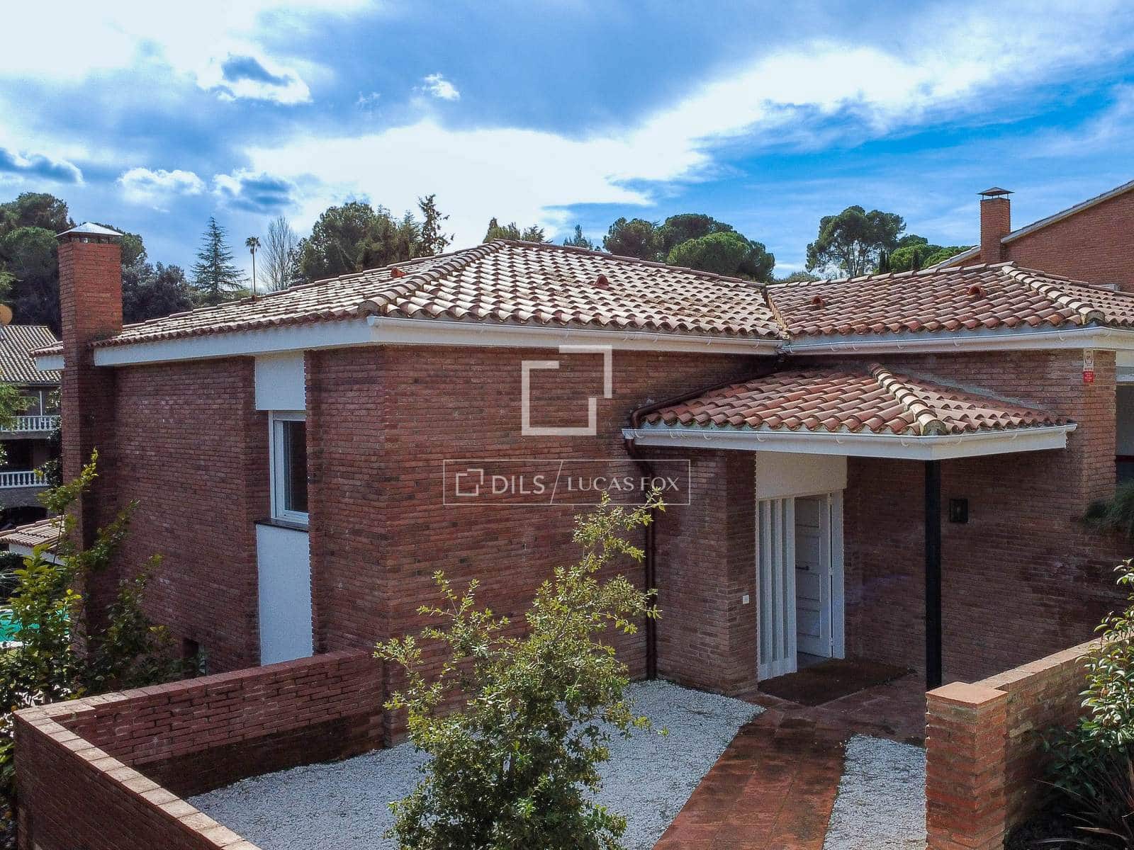 5 bedroom Villa for sale in Sant Cugat del Valles with pool garage - € 1,199,000 (Ref: 9566419)