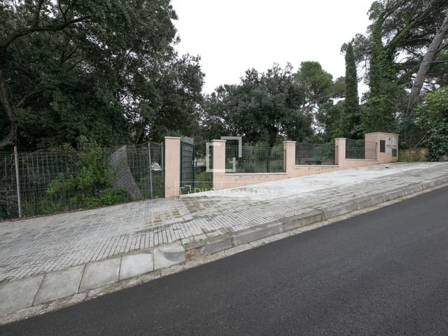 Terreno para Construção para venda em Valldoreix, Sant Cugat del Vallès - 995 000 € (Ref: 9566421)