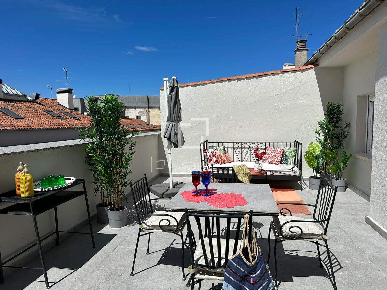 2 makuuhuone Kattohuoneisto vuokrattavana paikassa Madrid kaupunki - 5 500 € (Ref: 9566424)