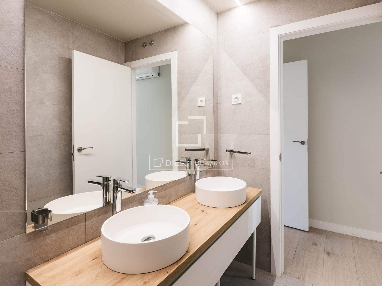 2 bedroom Penthouse for rent in Madrid city - € 4,900 (Ref: 9566424)