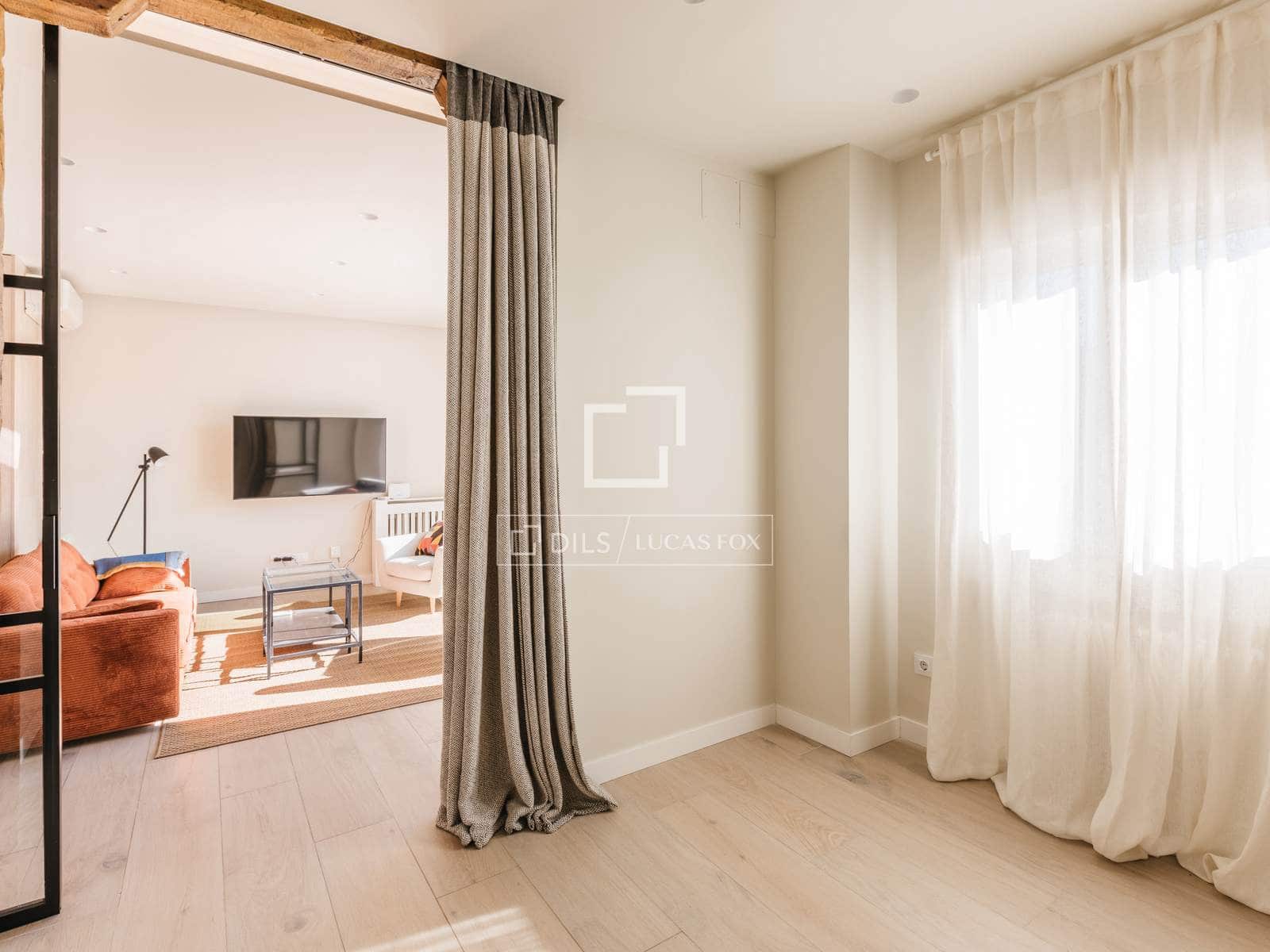 2 bedroom Penthouse for rent in Madrid city - € 4,900 (Ref: 9566424)