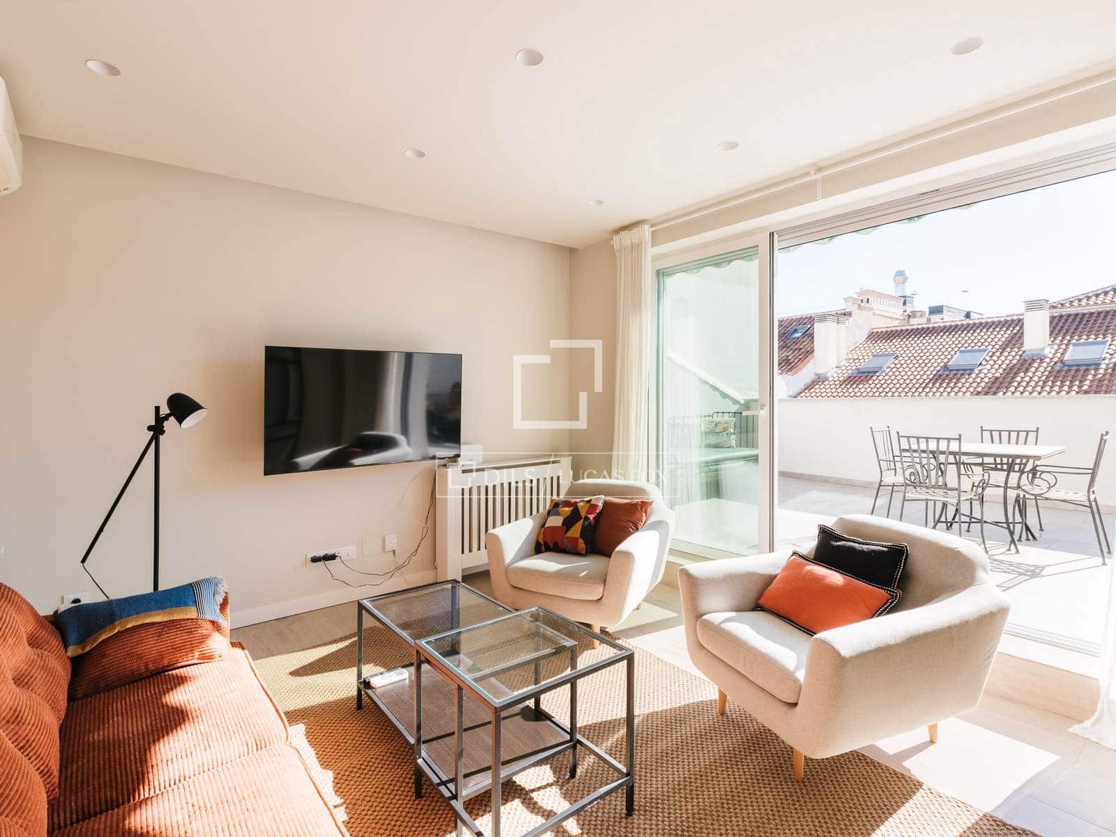 2 bedroom Penthouse for rent in Madrid city - € 4,900 (Ref: 9566424)