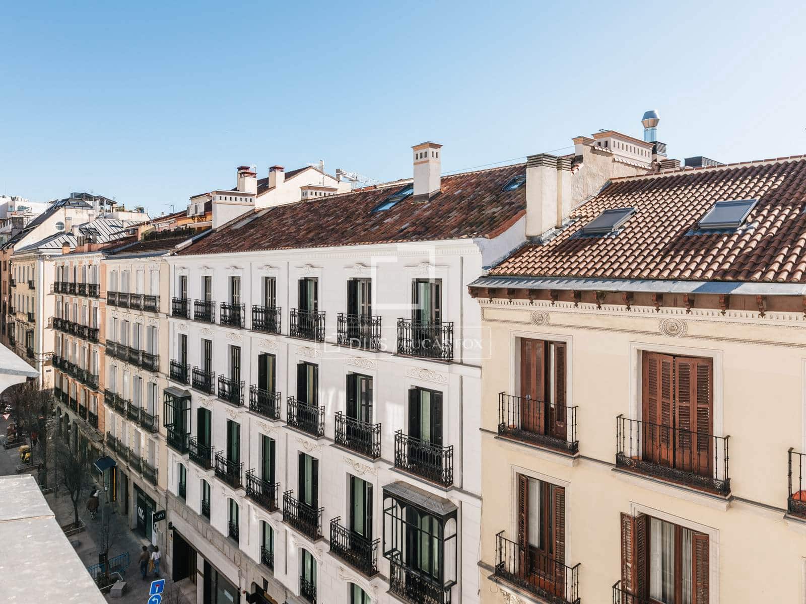 2 bedroom Penthouse for rent in Madrid city - € 4,900 (Ref: 9566424)