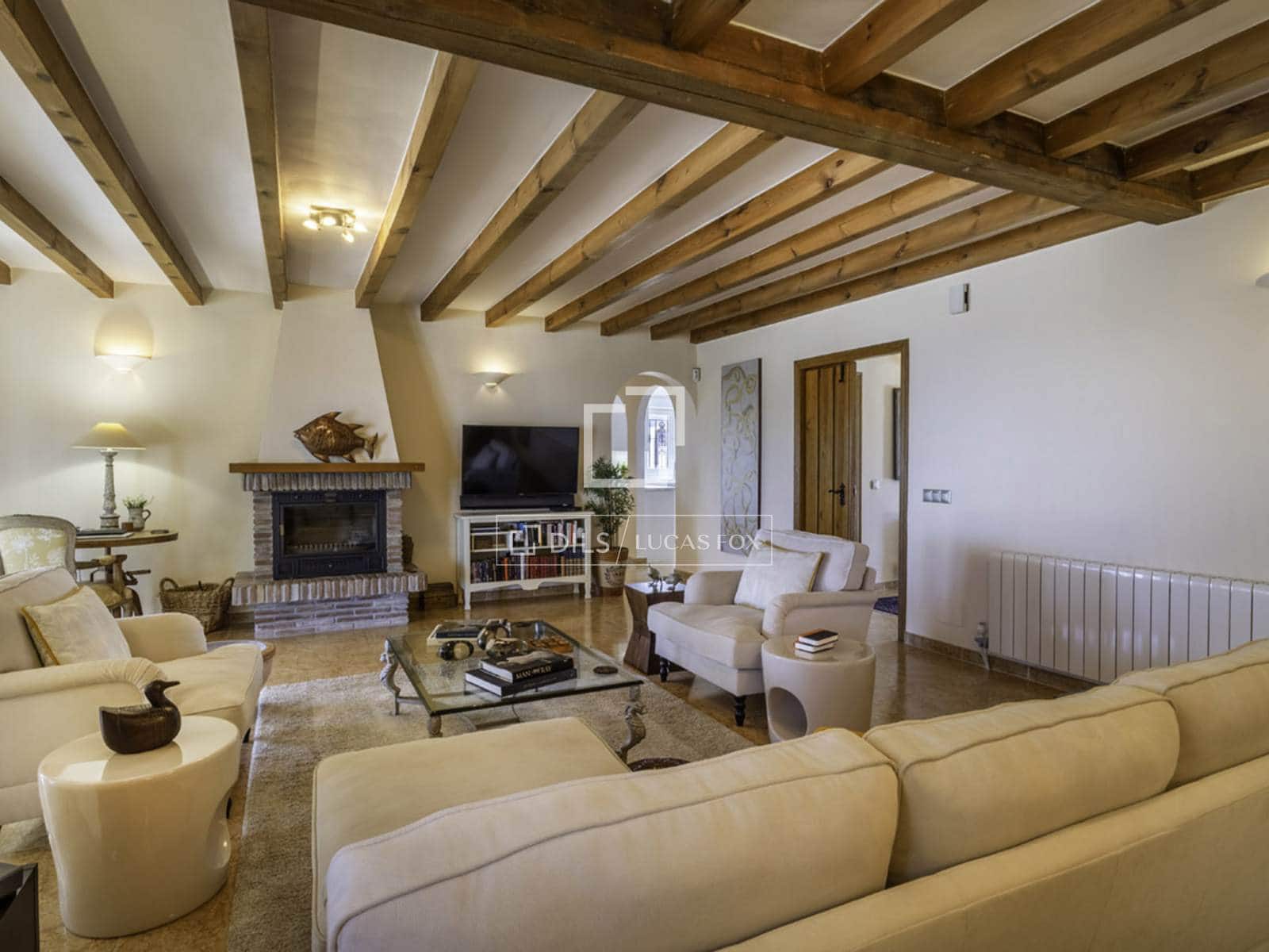 Chalet de 4 habitaciones en Canillas de Albaida en venta con piscina garaje - 1.095.000 € (Ref: 9566425)