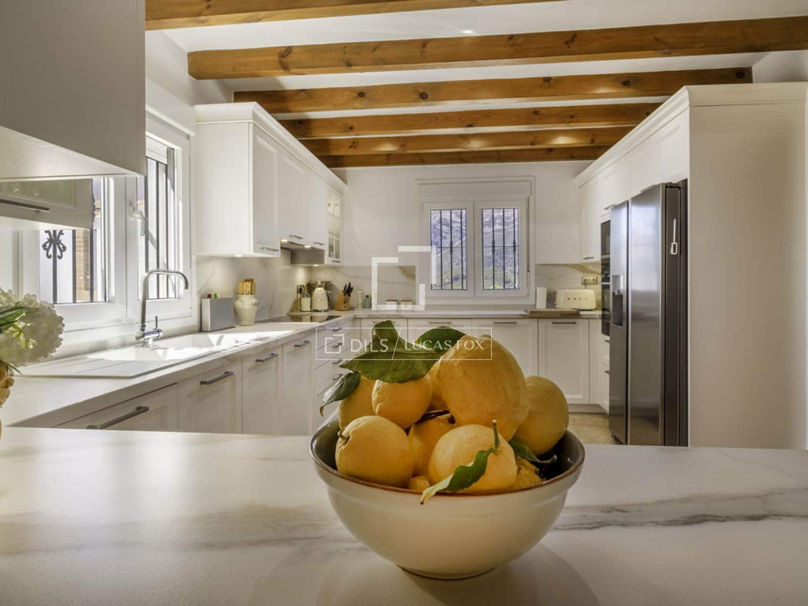 Chalet de 4 habitaciones en Canillas de Albaida en venta con piscina garaje - 1.095.000 € (Ref: 9566425)