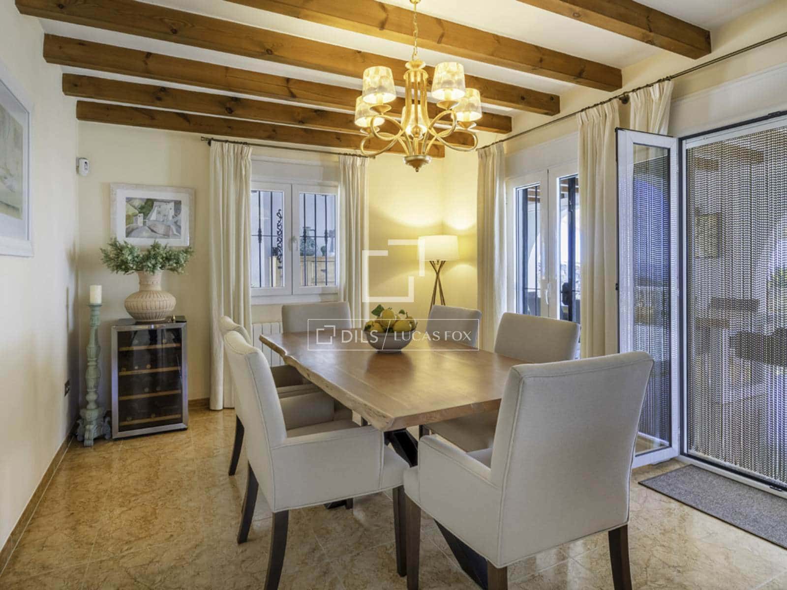 Chalet de 4 habitaciones en Canillas de Albaida en venta con piscina garaje - 1.095.000 € (Ref: 9566425)