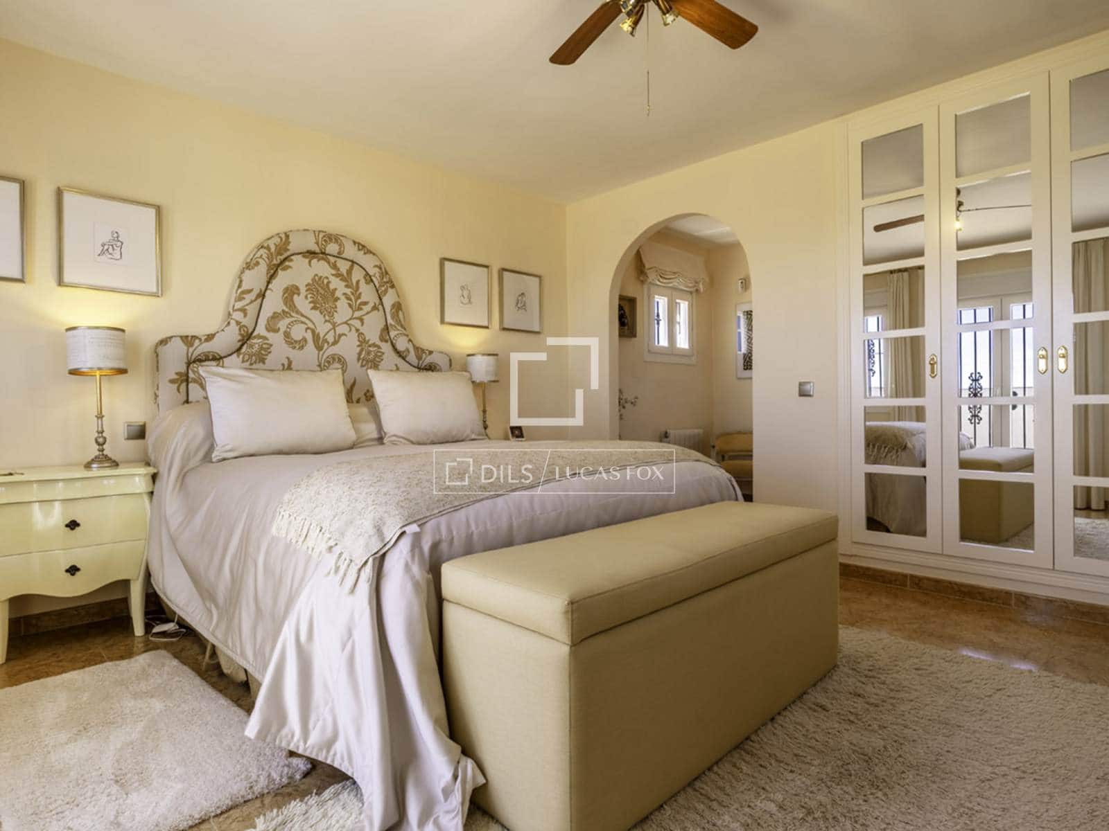 Chalet de 4 habitaciones en Canillas de Albaida en venta con piscina garaje - 1.095.000 € (Ref: 9566425)