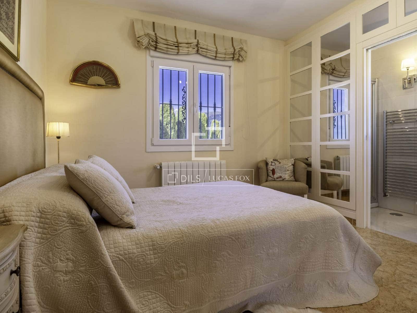 Chalet de 4 habitaciones en Canillas de Albaida en venta con piscina garaje - 1.095.000 € (Ref: 9566425)