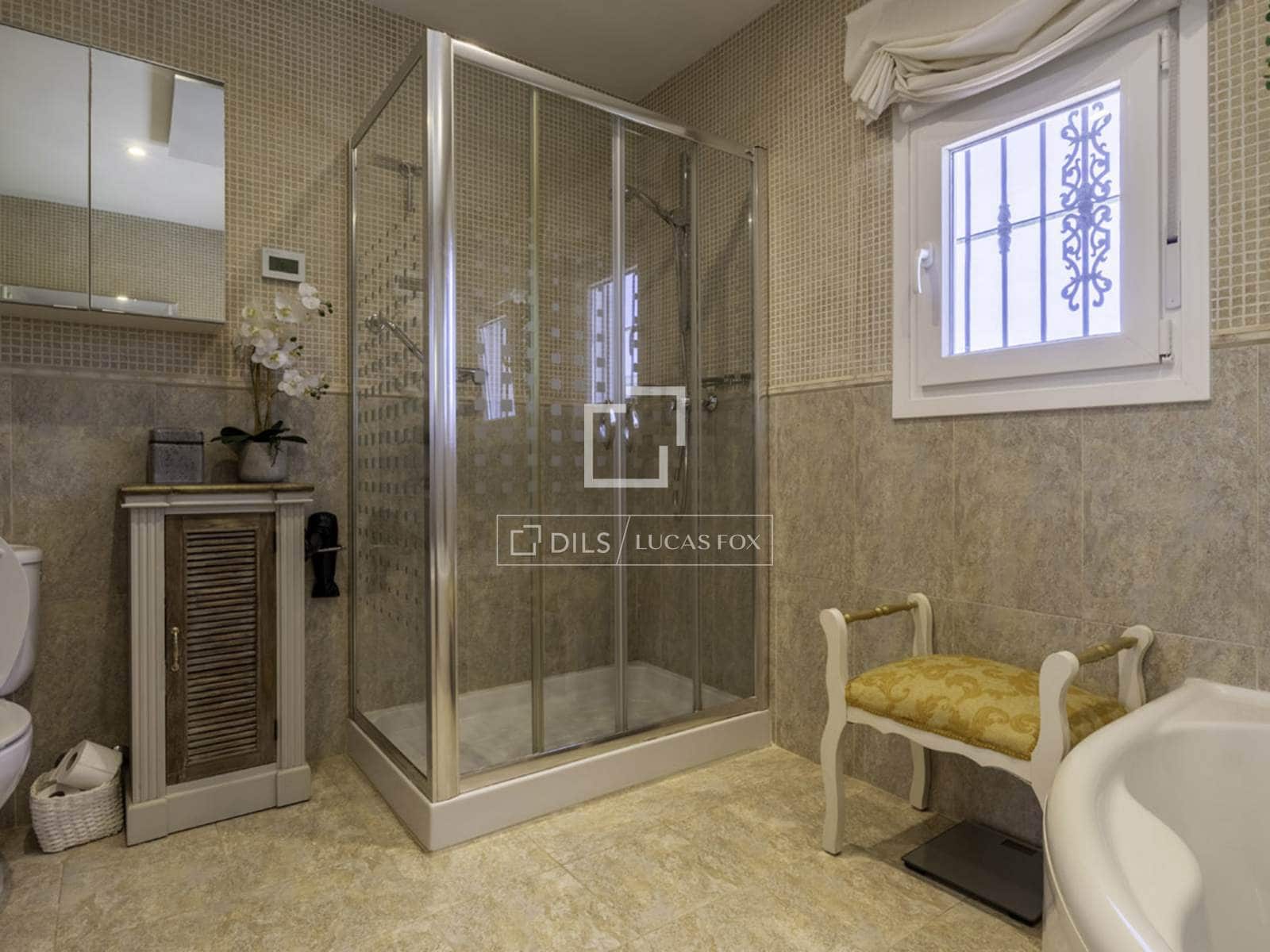 Chalet de 4 habitaciones en Canillas de Albaida en venta con piscina garaje - 1.095.000 € (Ref: 9566425)