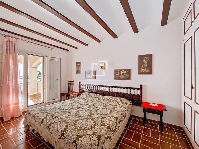 7 soverom Villa til salgs i Calafell med garasje - € 1 490 000 (Ref: 9566715)