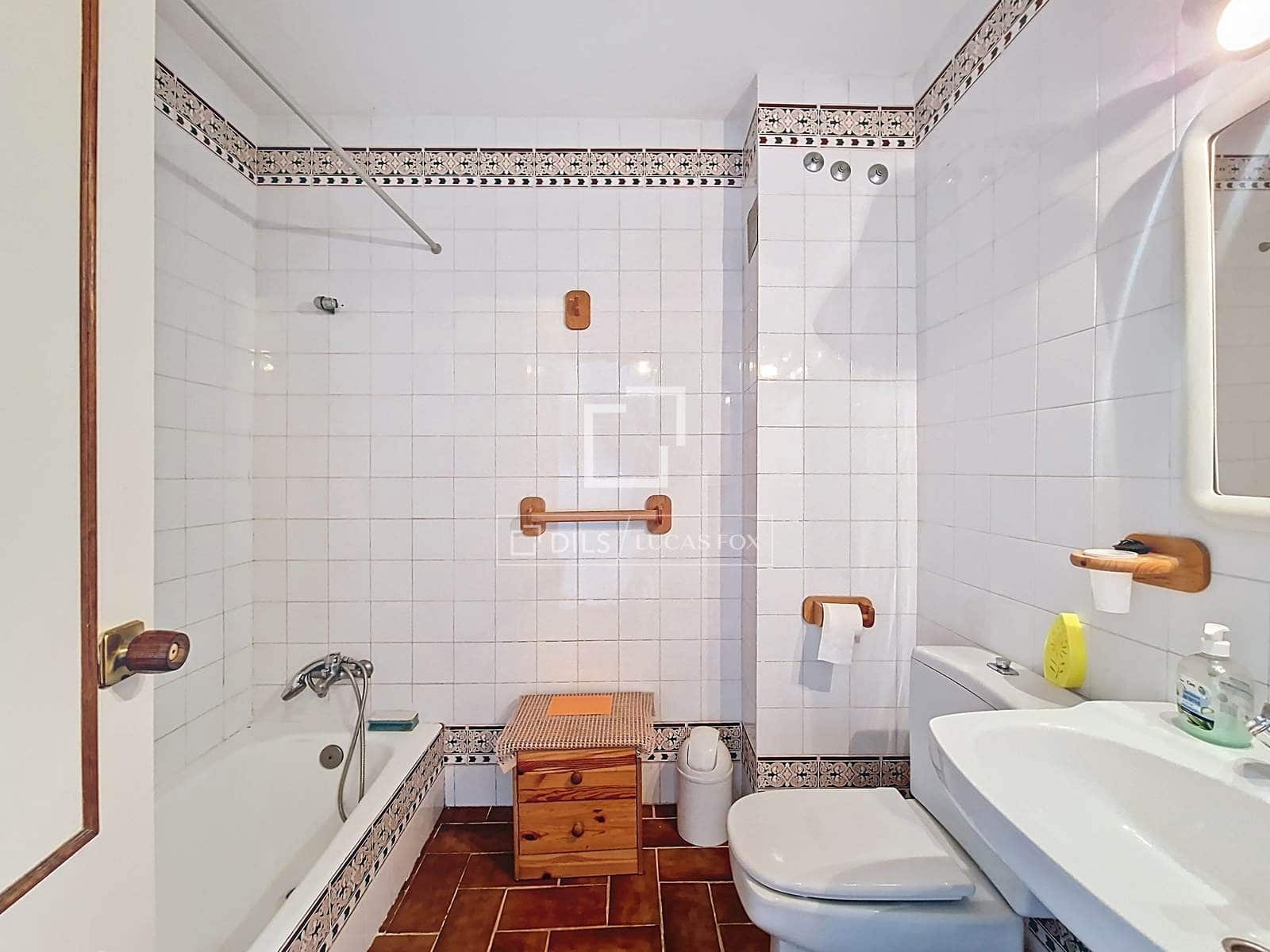 7 makuuhuone Huvila myytävänä paikassa Calafell mukana 
autotalli - 1 490 000 € (Ref: 9566715)