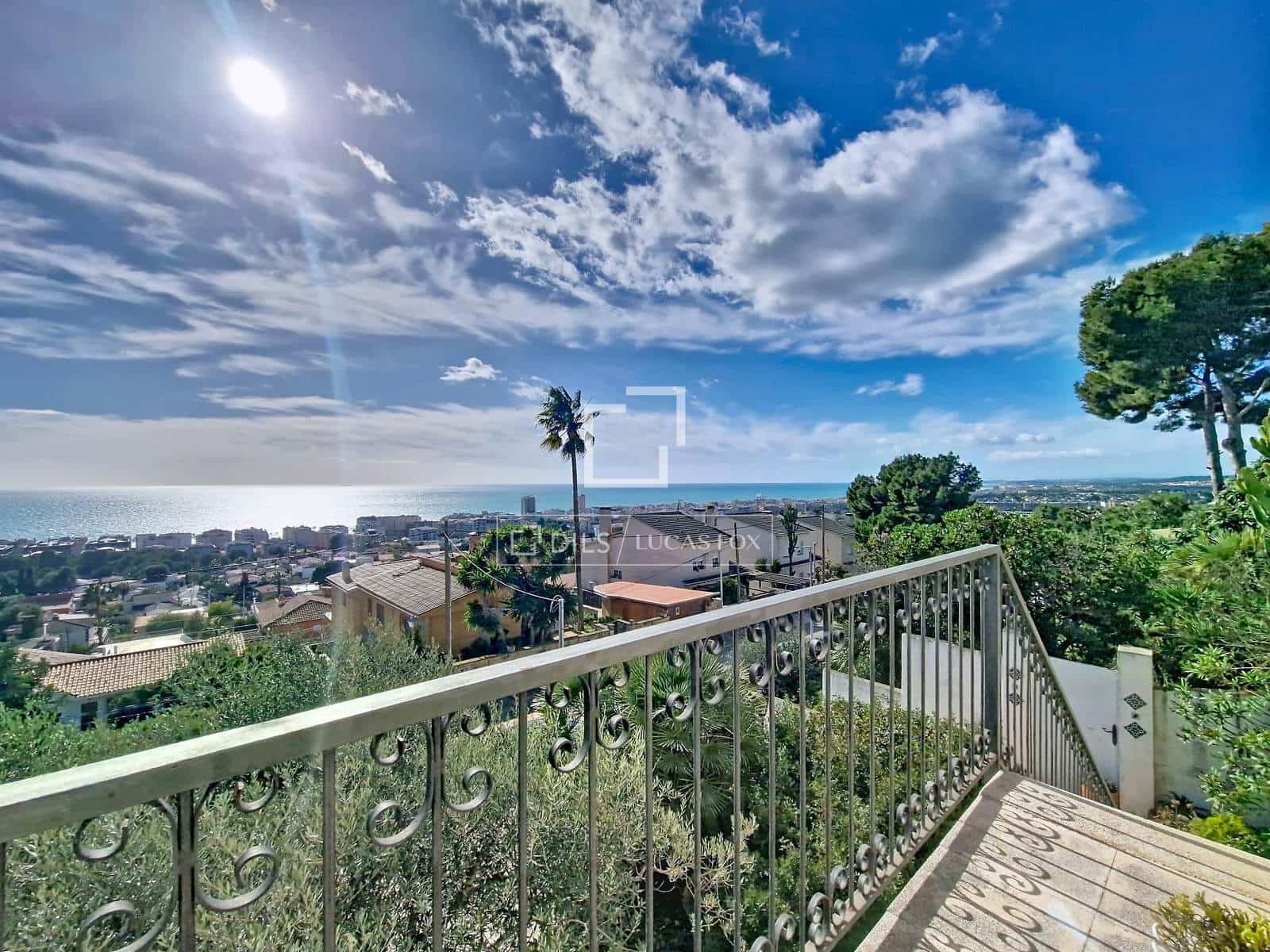 7 makuuhuone Huvila myytävänä paikassa Calafell mukana 
autotalli - 1 490 000 € (Ref: 9566715)