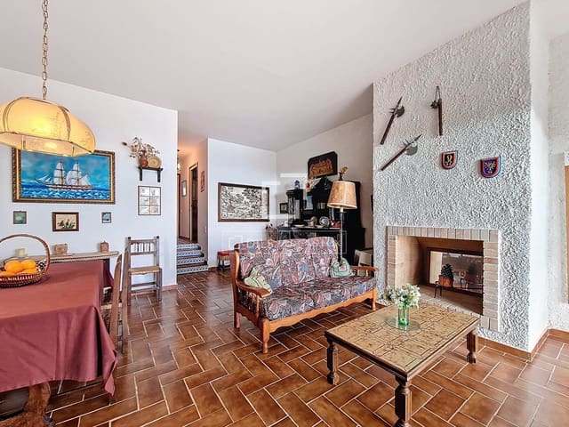 7 soverom Villa til salgs i Calafell med garasje - € 1 490 000 (Ref: 9566715)