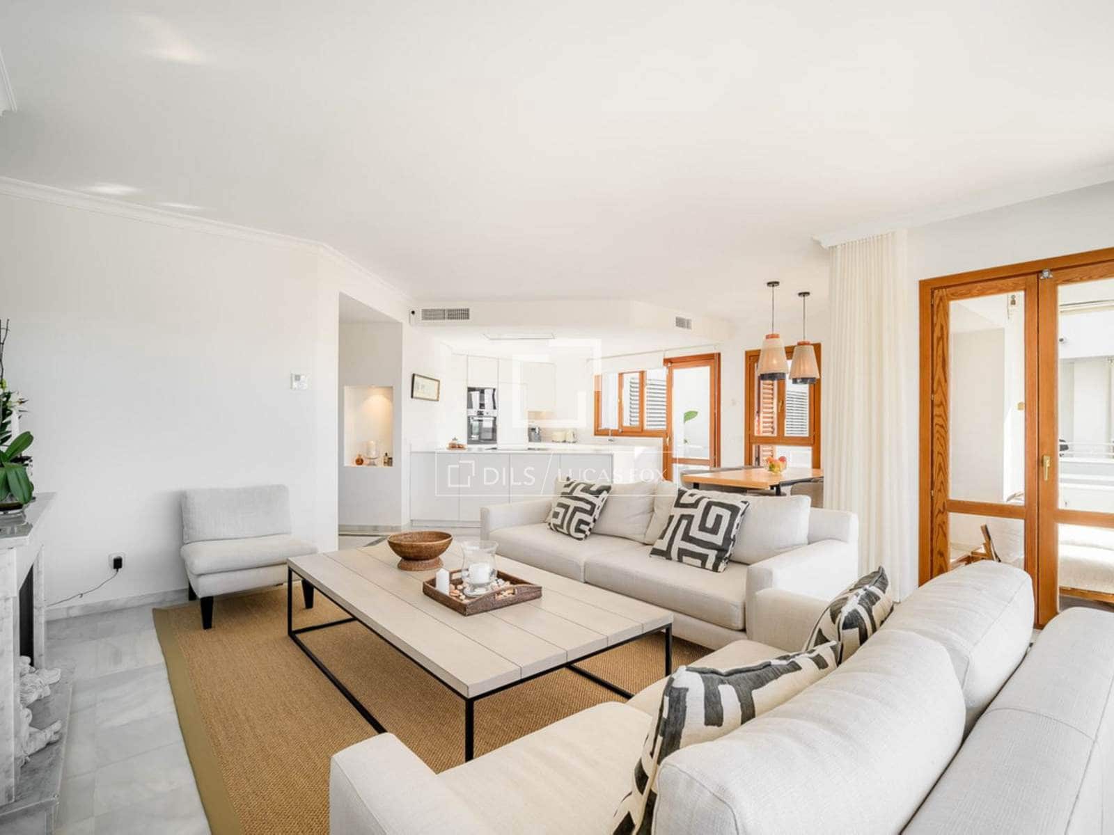 2 bedroom Apartment for sale in Marbella with pool - € 890,000 (Ref: 9566819)