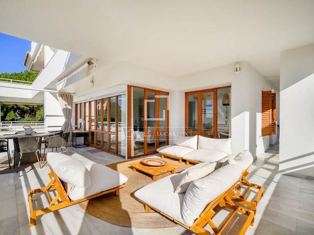 2 bedroom Apartment for sale in Marbella with pool - € 890,000 (Ref: 9566819)