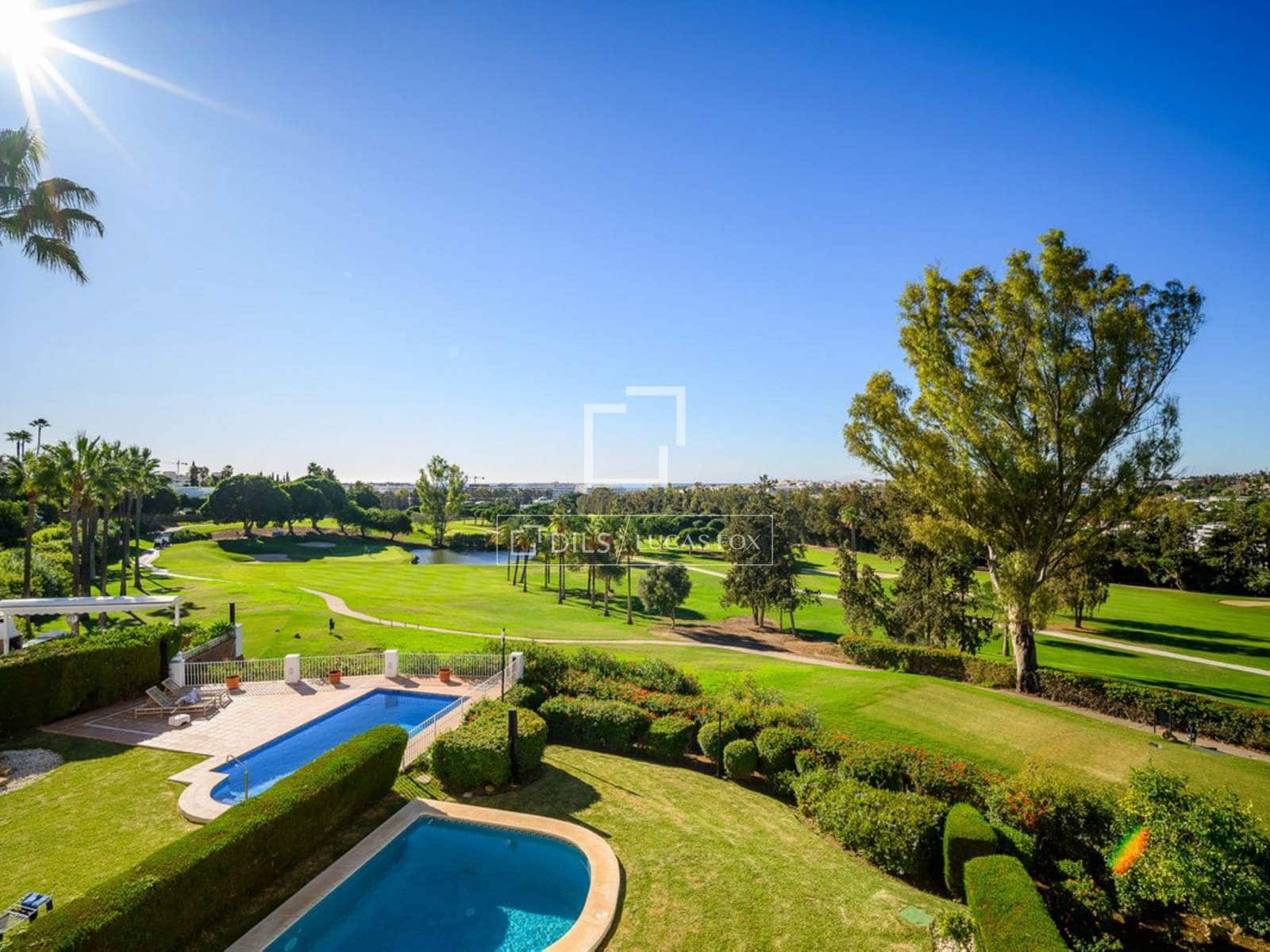 2 bedroom Apartment for sale in Marbella with pool - € 890,000 (Ref: 9566819)