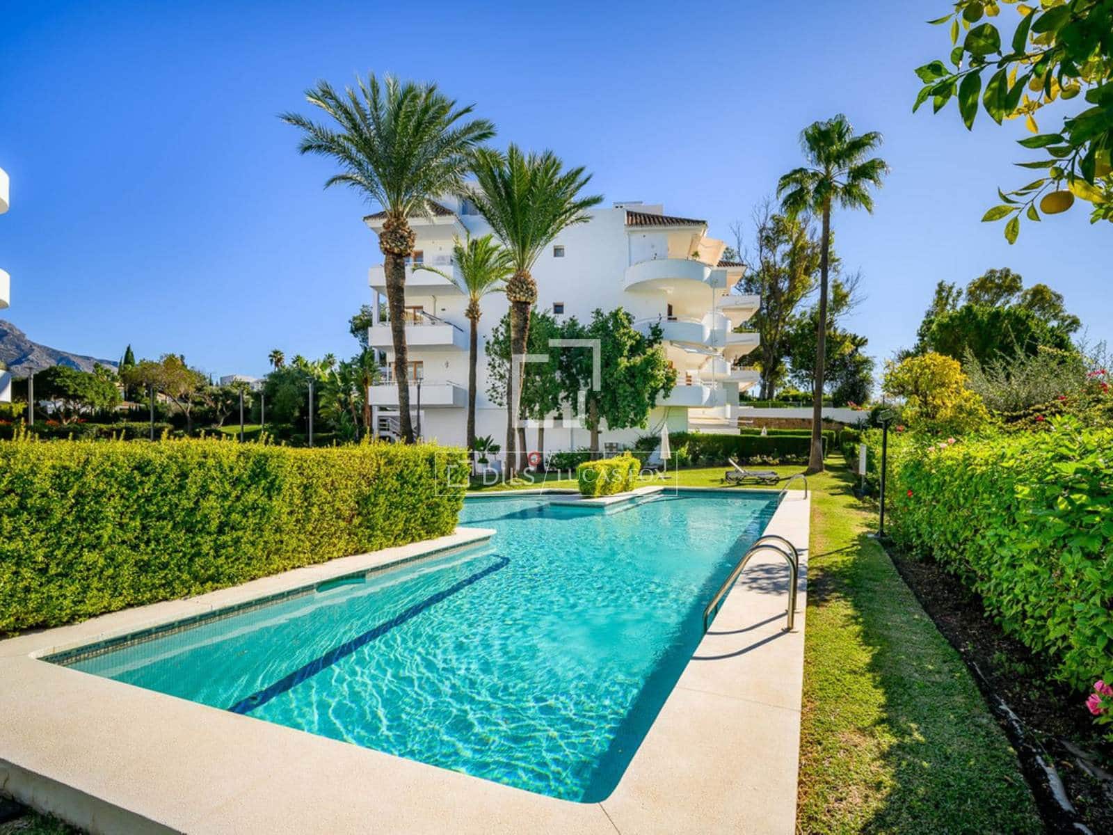 2 bedroom Apartment for sale in Marbella with pool - € 890,000 (Ref: 9566819)