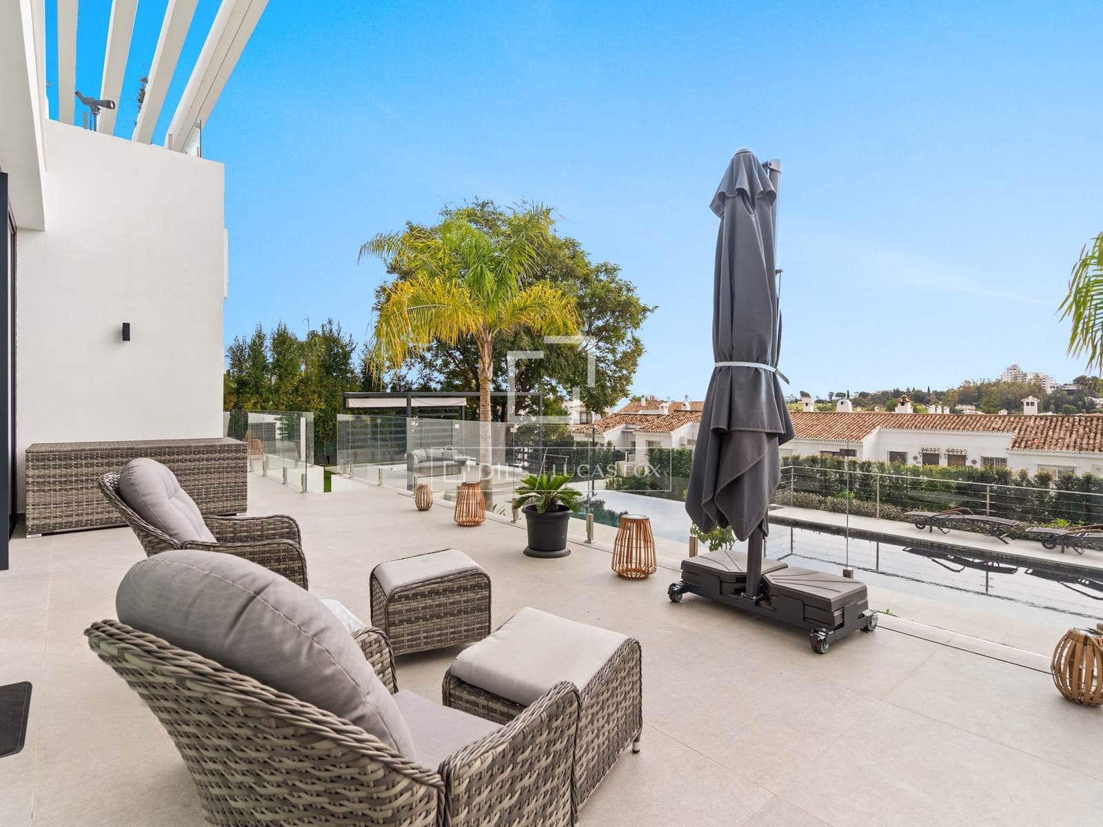 5 soveværelse Villa til salg i El Paraiso med swimmingpool garage - € 4.150.000 (Ref: 9569226)