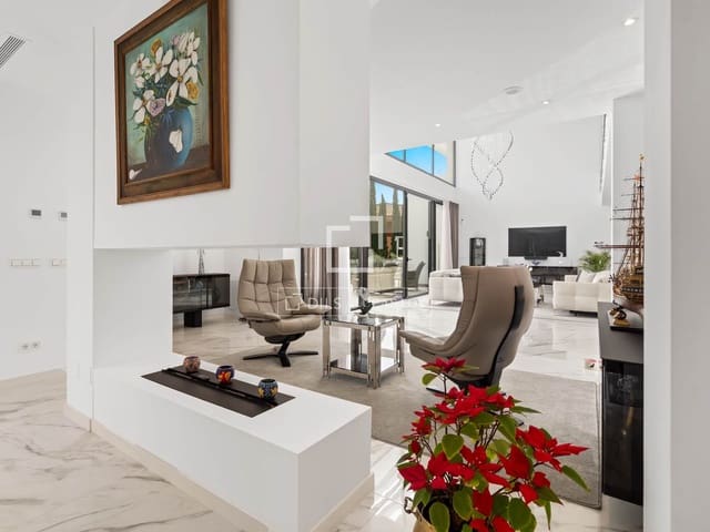 Chalet de 5 habitaciones en El Paraiso, Estepona en venta con piscina garaje - 4.150.000 € (Ref: 9569226)