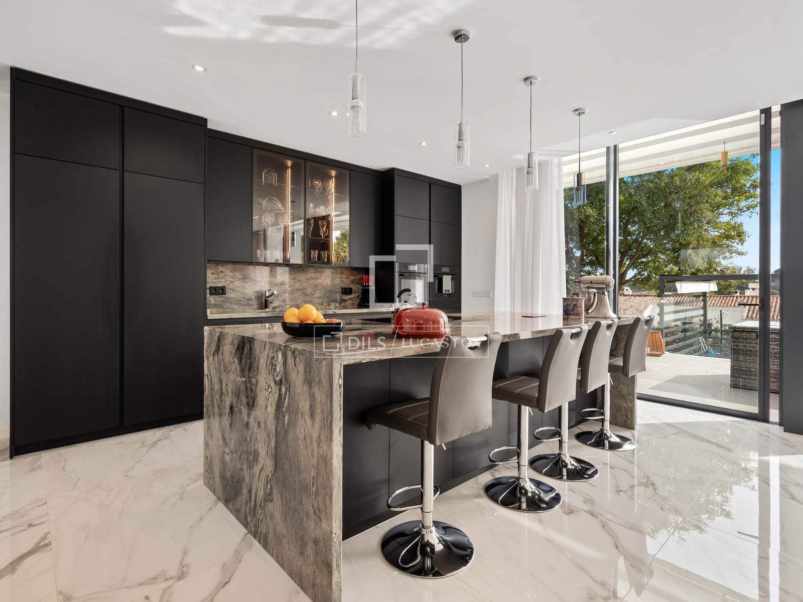 5 soveværelse Villa til salg i El Paraiso med swimmingpool garage - € 4.150.000 (Ref: 9569226)