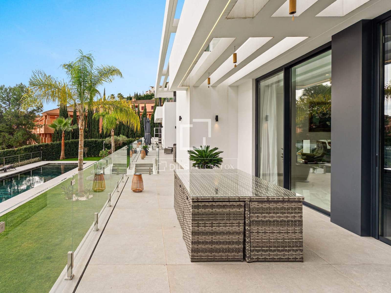 5 soveværelse Villa til salg i El Paraiso med swimmingpool garage - € 4.150.000 (Ref: 9569226)