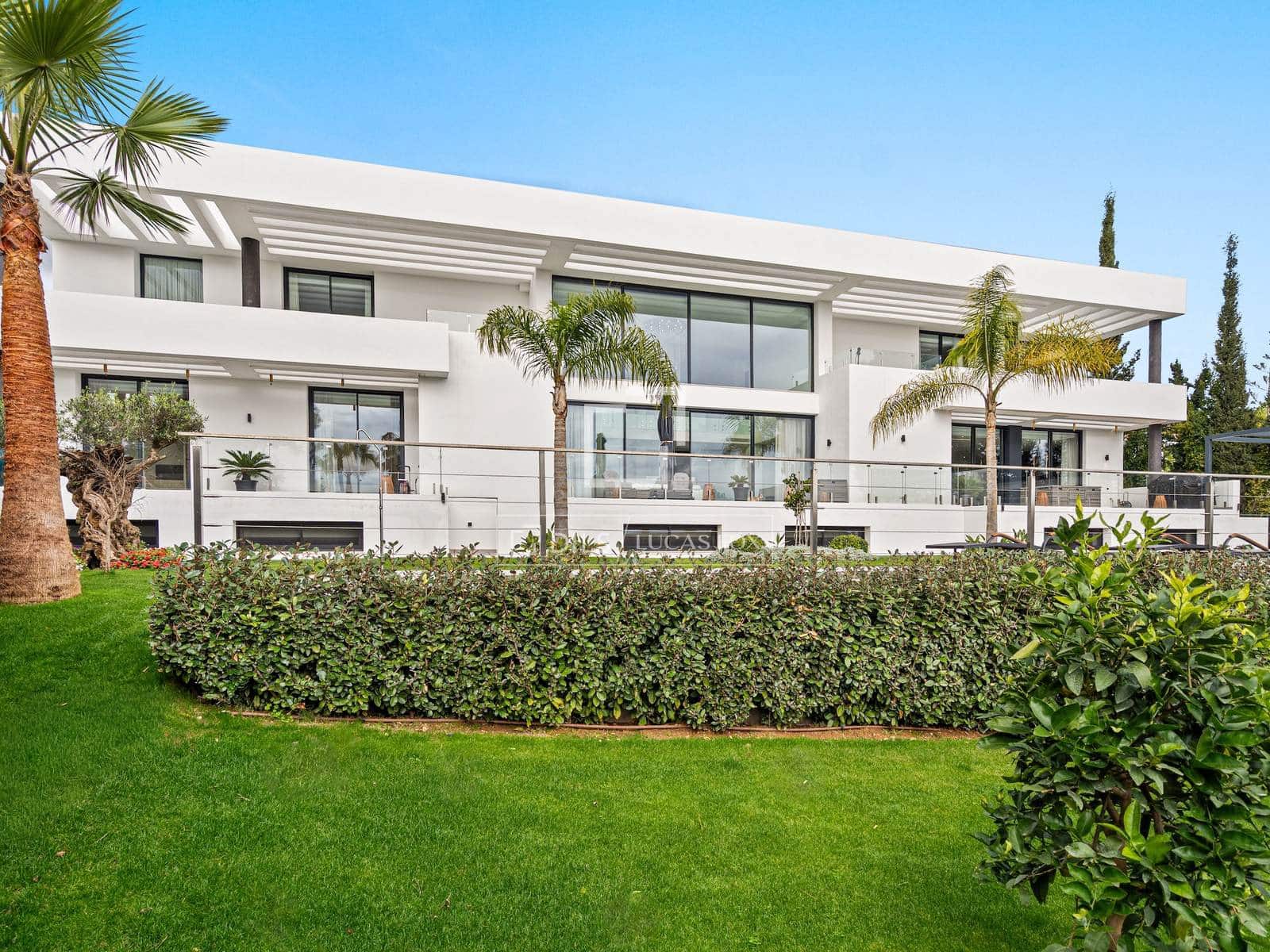 5 soveværelse Villa til salg i El Paraiso med swimmingpool garage - € 4.150.000 (Ref: 9569226)