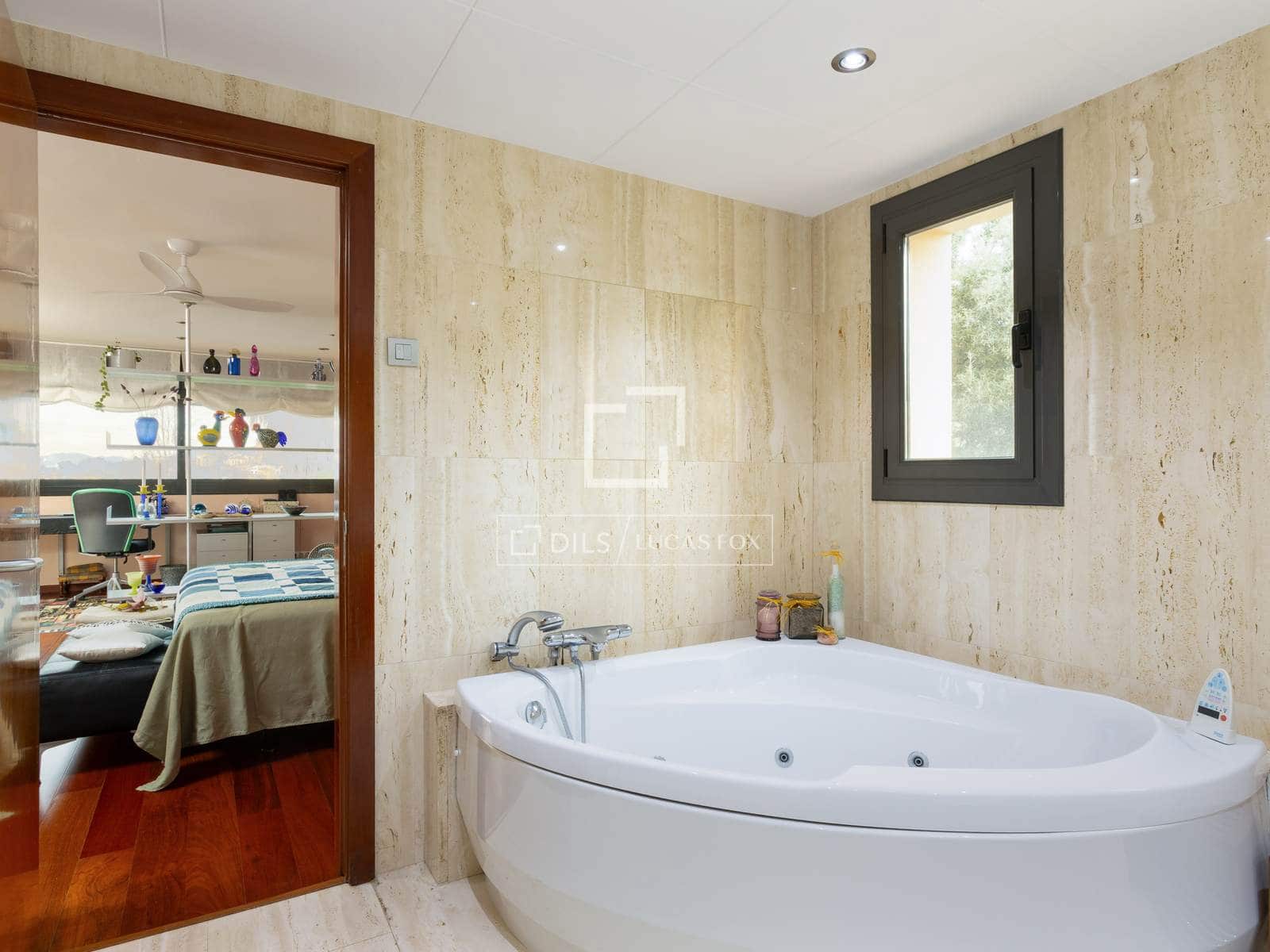 6 slaapkamer Villa te koop in Sant Vicenc de Montalt met zwembad garage - € 1.550.000 (Ref: 9569406)