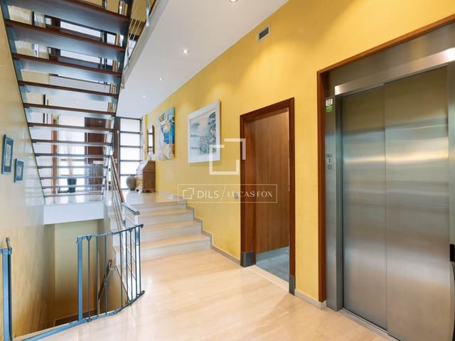 6 slaapkamer Villa te koop in Sant Vicenç de Montalt met zwembad garage - € 1.550.000 (Ref: 9569406)