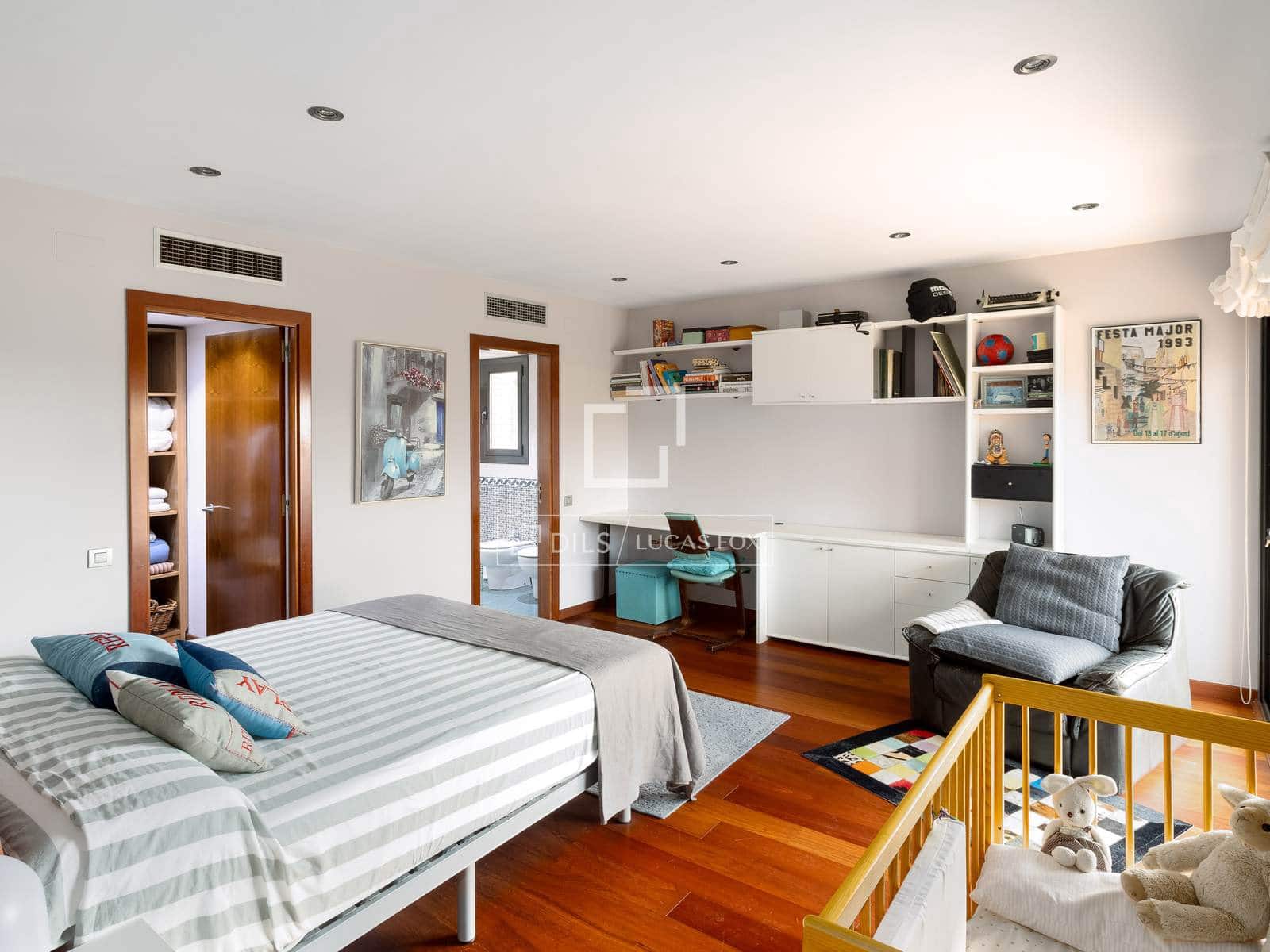 6 slaapkamer Villa te koop in Sant Vicenc de Montalt met zwembad garage - € 1.550.000 (Ref: 9569406)