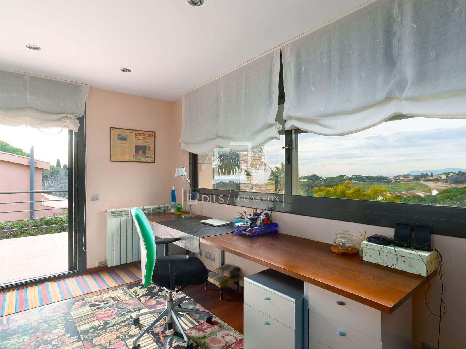 6 slaapkamer Villa te koop in Sant Vicenc de Montalt met zwembad garage - € 1.550.000 (Ref: 9569406)