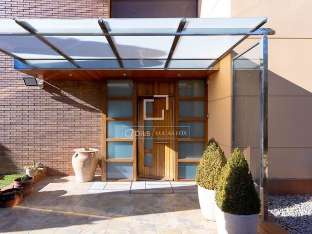 6 slaapkamer Villa te koop in Sant Vicenç de Montalt met zwembad garage - € 1.550.000 (Ref: 9569406)