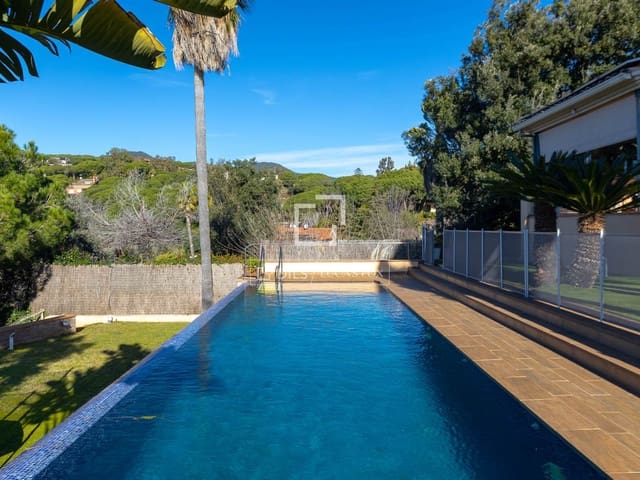 6 slaapkamer Villa te koop in Sant Vicenç de Montalt met zwembad garage - € 1.550.000 (Ref: 9569406)