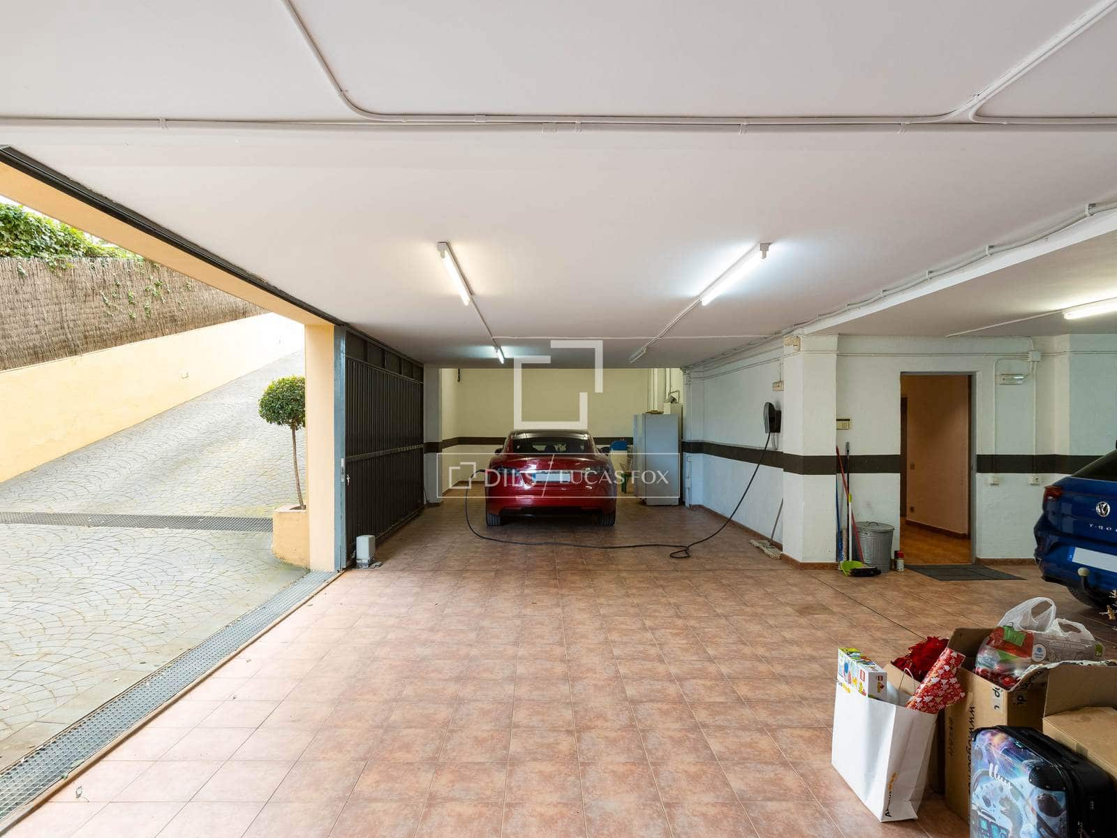 6 slaapkamer Villa te koop in Sant Vicenc de Montalt met zwembad garage - € 1.550.000 (Ref: 9569406)