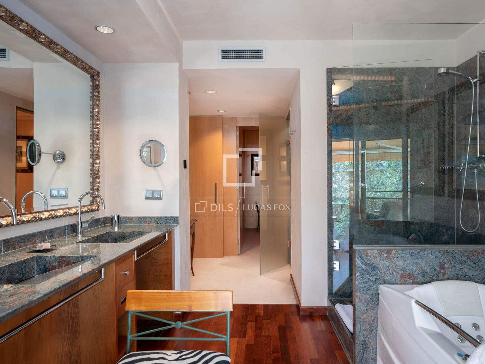 2 slaapkamer Appartement te koop in Lloret de Mar met zwembad garage - € 385.000 (Ref: 9569925)