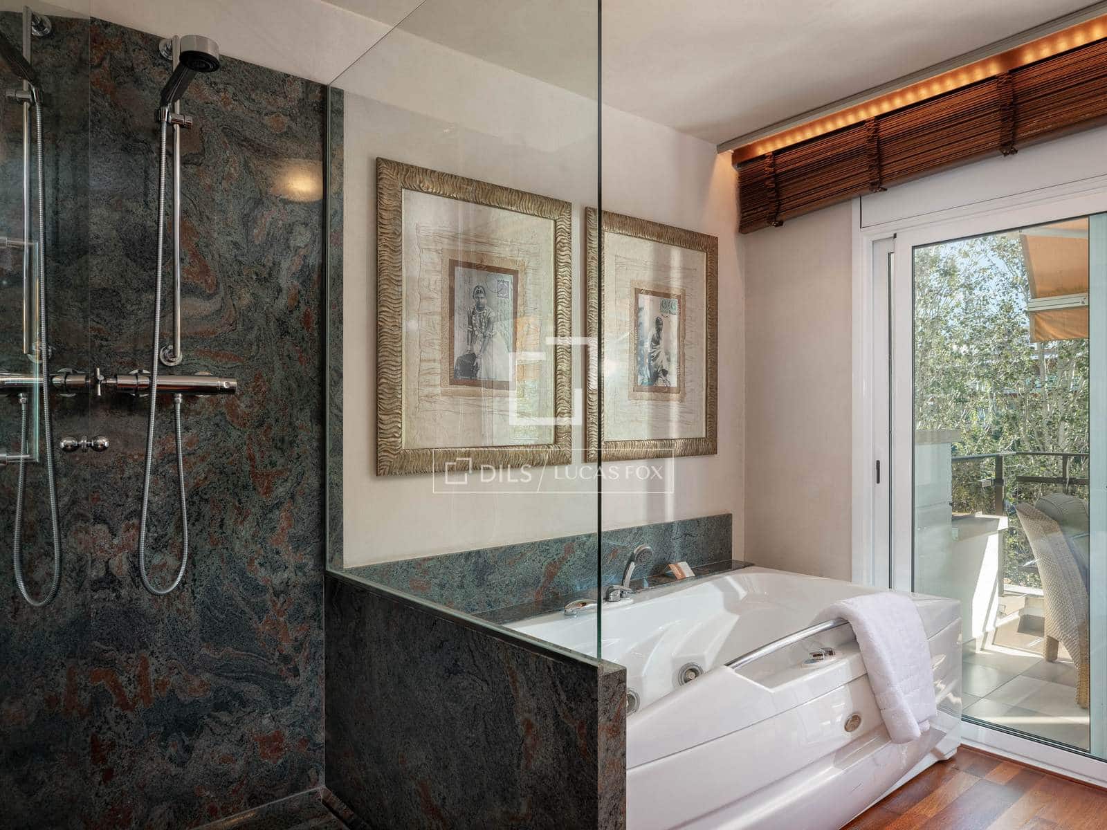 2 slaapkamer Appartement te koop in Lloret de Mar met zwembad garage - € 385.000 (Ref: 9569925)